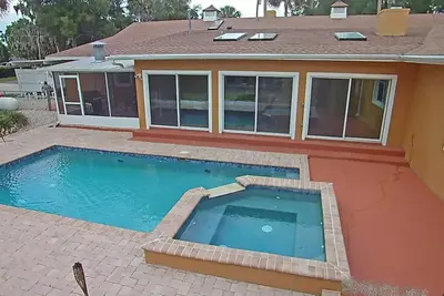 Image de 3 Br 2 Bath Home Full Kitchen Pool Boat Parking