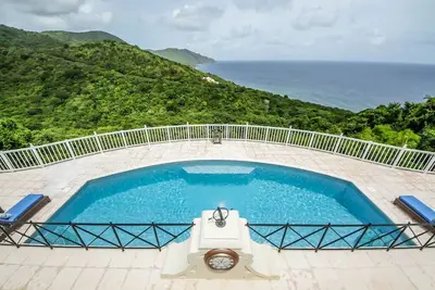 Image de 6 beds 8 bathroom St Croix Gorgeous view of the Caribbean Sea to Rain Forest