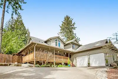 Image de Fairway-view home with deck, grill, central Ac, game room, Ping-Pong, & WiFi