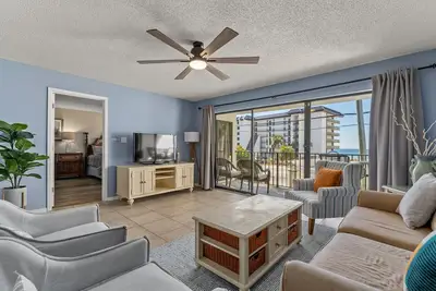 Image de 3br/3ba BeachView Edgewater Resort Villa #3312 | Beach Access | 11 Pools |