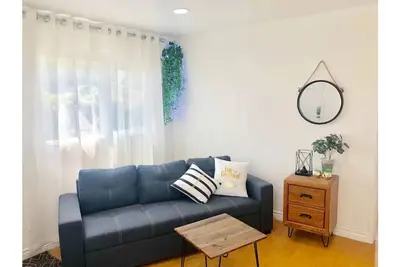 Image de Newly Renovated 2bedroom cozy cottage in La