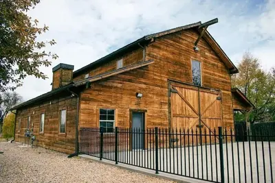 Image de Back Country Barn Special Event Venue Spring city