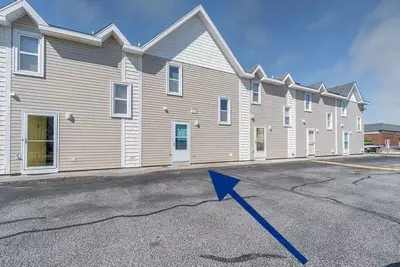 Image de Kill Devil Hills Oceanside Townhouse - 4 min. walk to beach access - Sleeps 4-5