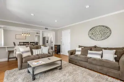 Image de Fresno House, Sleep No. Beds, Bbq, Fire Pit, 4 Bed: 2 Bath