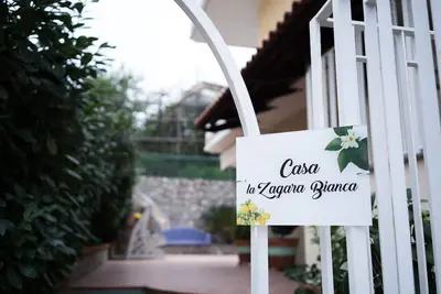 Image de Authentic italian villa in the center