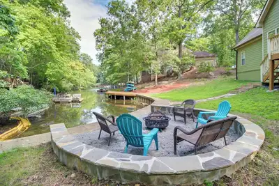 Image de 'Serene Shores' Lakefront House w/ Dock!