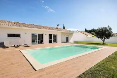 Image de Villa familiale « Lumière Ychoux » avec piscine et grand jardin