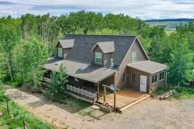 Image de Special! Pet Friendly Home w/Hot Tub, WiFi, Spacious Fenced Yard - Heart of the Aspens