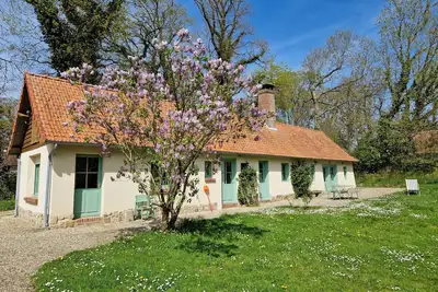 Image de La Maison des petites Bruyères, dans la prairie de Varengeville