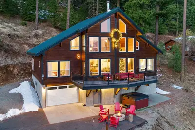 Image de Red Fox Luxury Lodge - Gorgeous Views of Lake Cle Elum - Hot Tub - Game Room