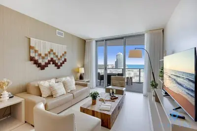 Image de Oceanfront Elegance: Sunset Views, Pet-Friendly