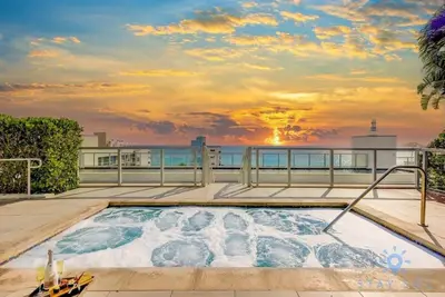 Image de Bay View Balcony+ Rooftop Pool+ Near Beach