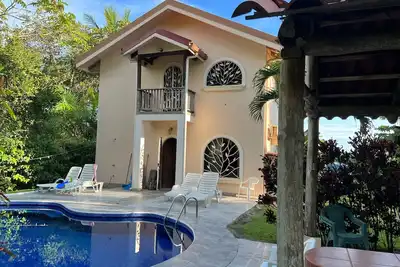 Image de Beachfront with spectacular ocean access and views, with local wildlife.