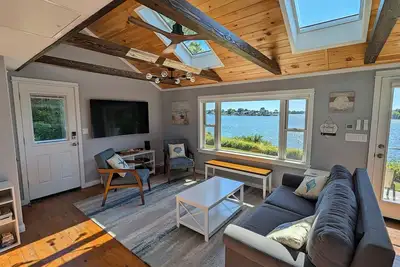 Image de Hidden Narragansett Gem! Views, Views, Views!