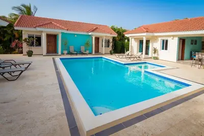 Image de Private 6 bedroom villa, private pool and chef.