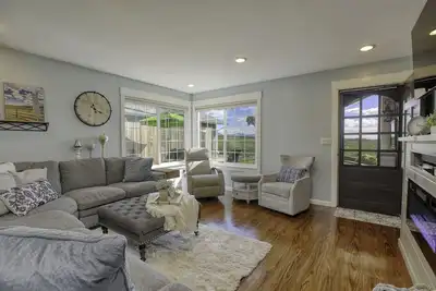 Image de Quiet relaxing home - 15 minutes to Pismo Beach. Tesla Level 2 charging on site