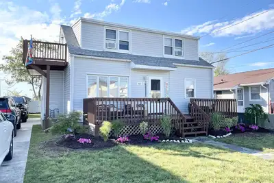 Image de Lovely 1 bedroom + queen sofa in Lvrm 1 1/2 blocks from beach.