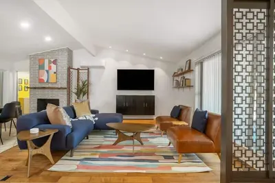 Image de The Radical Retro at the Expo! 3 Br/2 Bath