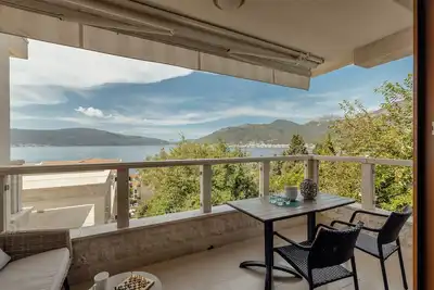 Luxury apartment with sea view 10 mn from the beach