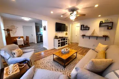 Image de New ★ 🤩| Close to Beaches | Golf course | Private Deck | Central Air | 5 beds