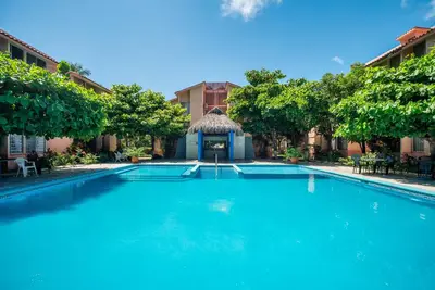 Image de Centrally located - walking distance to amenities