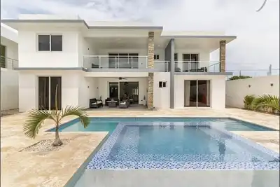 Image de luxury and modern 10Br villa in Sosua with basketball court