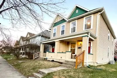 Image de The Jefferson Duplex - 10min to Downtown!