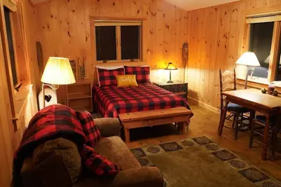 Image de Deer Brook Cabin w/ Hot Tub, Fireplace & Brook