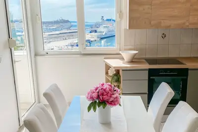 Image de Homey apartment with a view