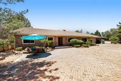 Image de Red Rock-view oasis with beautiful veranda, central Ac, W/D