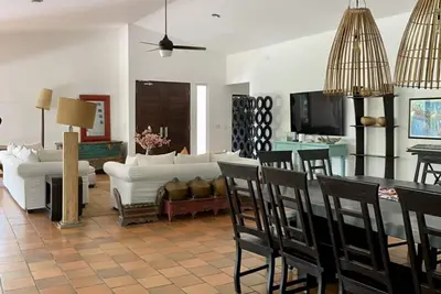 Image de Family beach house - 1 min walk to beach