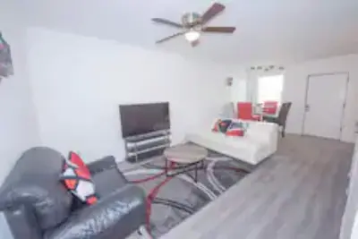 Image de Cheerful 3-Bedroom Downtown Home Near Everything