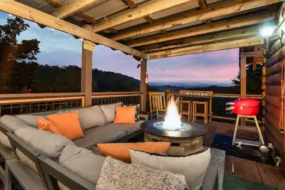 Image de Oh, the Stunning Sunset Views! Hot Tub, 2 Fire Pits, Game Loft, Dogs Welcome!