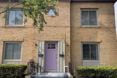 Image de Brick Beauty in Quiet Neighborhood