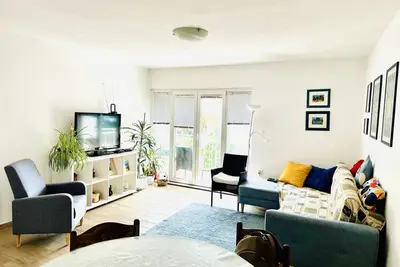 Image de Modern luxury 2-bedroom apt with balcony & patio