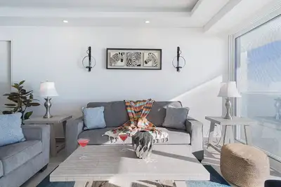 Image de Stay in Luxury/Splash in New Lazy River this Winter Encanatame Towers 902