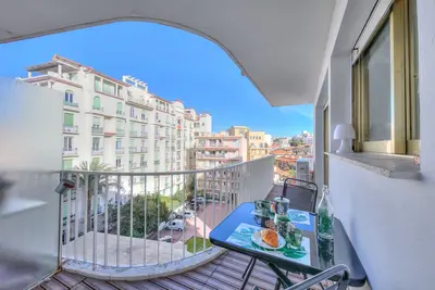 Le Bristol V, Juan les Pins, France