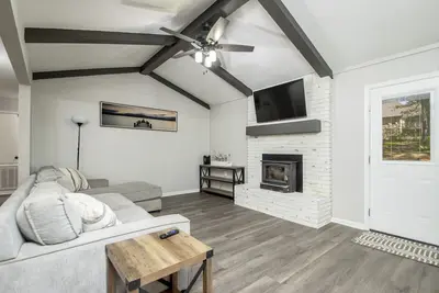 Image de Cozy and Serene 3 Bed 3 Bath in Great Area Close to Everything