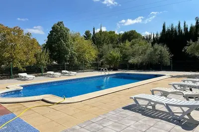 Image de Chalet \"Casa de Lozano y Rueda\", avec vue sur les montagnes, piscine, jardin et Wi-Fi.