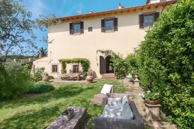 Image de Villa familiale \"Ridente - Settignano\" avec vue sur Florence, jardin et piscine.
