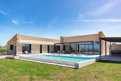Image de Belle Finca Pura Vida Petit avec piscine et jardin