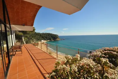 Image de Villa 'Sol Solet' avec vue sur la mer, piscine privée et Wi-Fi