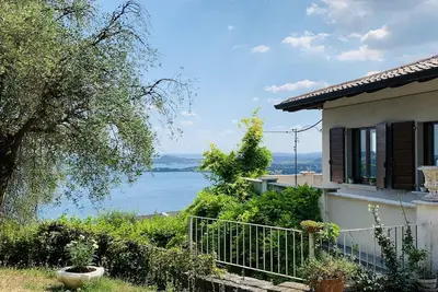 Villa 'Villaro' avec vue sur le lac, jardin et Wi-Fi