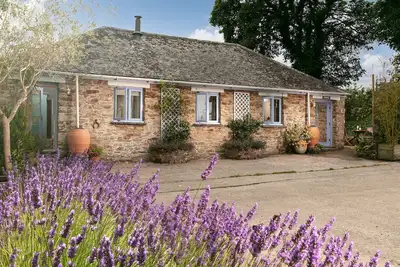5* Idyllic rural cottage, only 20 minutes from both North & South Cornish coasts