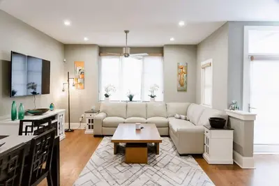 Image de Monthly Rental | Steps to King St & CofC