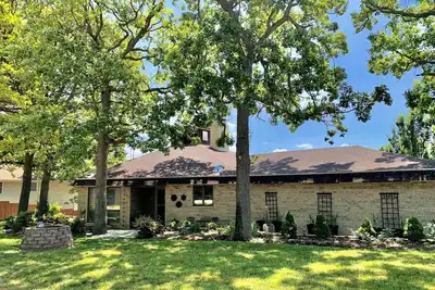 Image de Huge Lakeview|Unique Retreat on Truman Lake|Outdoor Firepit/180°IndoorViews