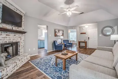 Image de Near State-Park & Downtown - Sunset Trace Bungalow