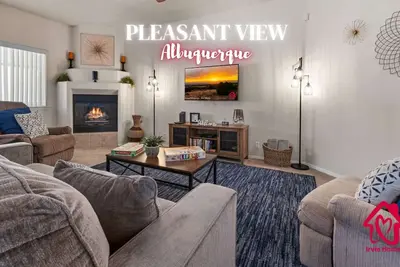 Image de Pleasant View - An Irvie Home