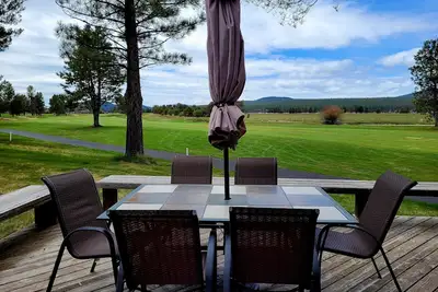 Image de Cozy Sunriver Cabin with Access to Exclusive Golf