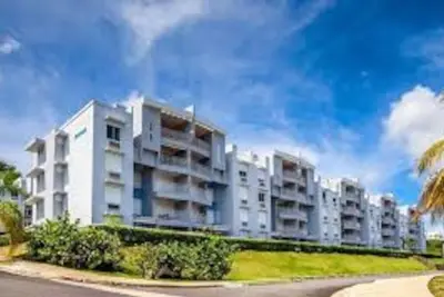 Image de 3 Bedrooms Apt. close to main beaches/ attractions